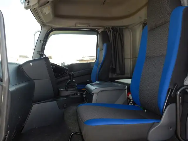 いすゞ ギガ 大型 トラクター 1デフ QKG-EXD52BDの中古トラック画像12