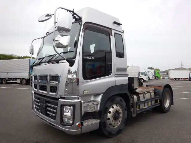 いすゞ ギガ 大型 トラクター ハイルーフ 1デフの中古トラック画像1