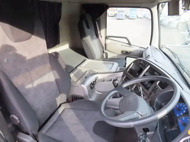 日産UD クオン 大型 ウイング ハイルーフ 床鉄板の中古トラック画像7