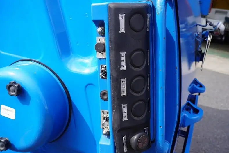 三菱 キャンター 小型 パッカー車 巻き込み式 回転ダンプ式の中古トラック画像8