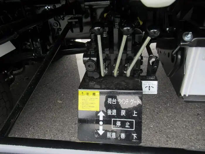 三菱 ファイター 中型/増トン 車両重機運搬 ウインチ ベッドの中古トラック画像14