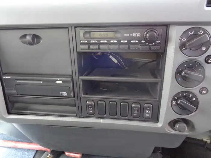 三菱 ファイター 中型/増トン パッカー車 プレス式 ベッドの中古トラック画像14