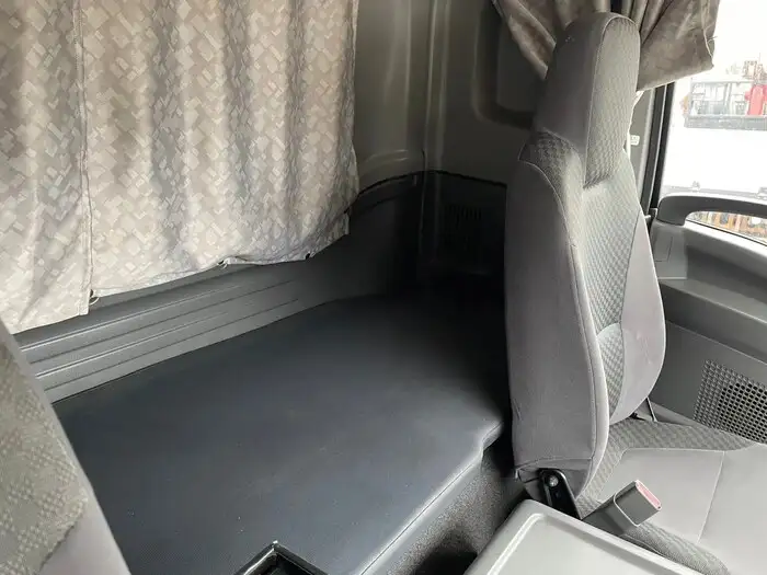 いすゞ フォワード 中型/増トン 平ボディ ベッド TKG-FRR90S2の中古トラック画像13