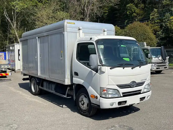 日野 デュトロ 小型 アルミバン ボトルカー TKG-XZU650Mの中古トラック画像2
