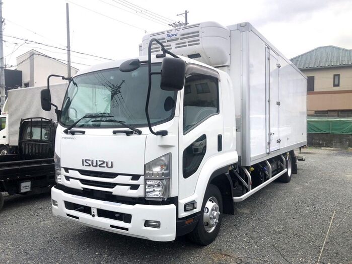 いすゞ ギガ 大型 アルミバン エアサス ベッド の中古トラック【車両No.180008】