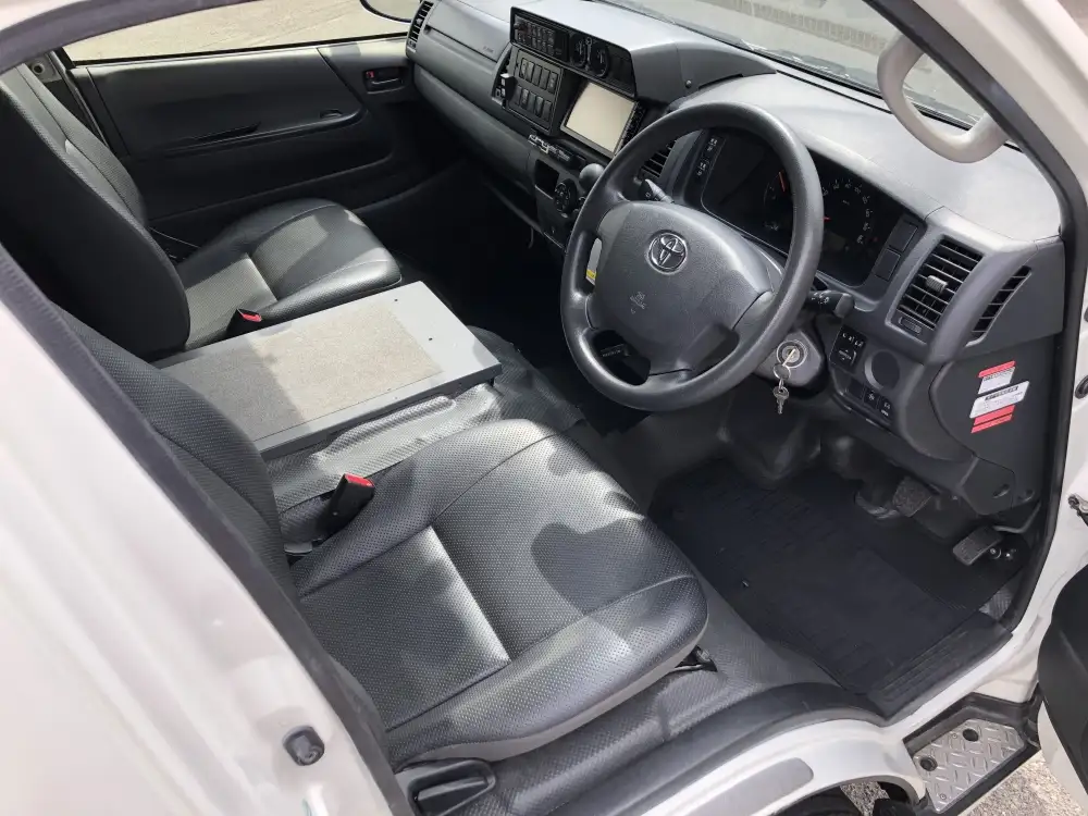 トヨタ ハイエース 小型 特殊車両 CBF-TRH226S H27の中古トラック画像11