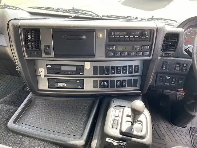 日野 プロフィア 大型 ウイング エアサス ベッドの中古トラック画像15