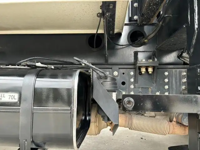 三菱 キャンター 小型 高所・建柱車 高所作業車 電工仕様の中古トラック画像像17