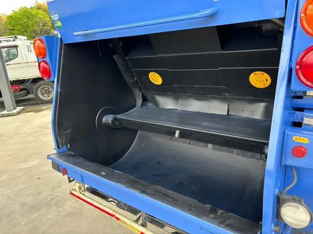 いすゞ エルフ 小型 パッカー車 巻き込み式 回転ダンプ式の中古トラック画像2