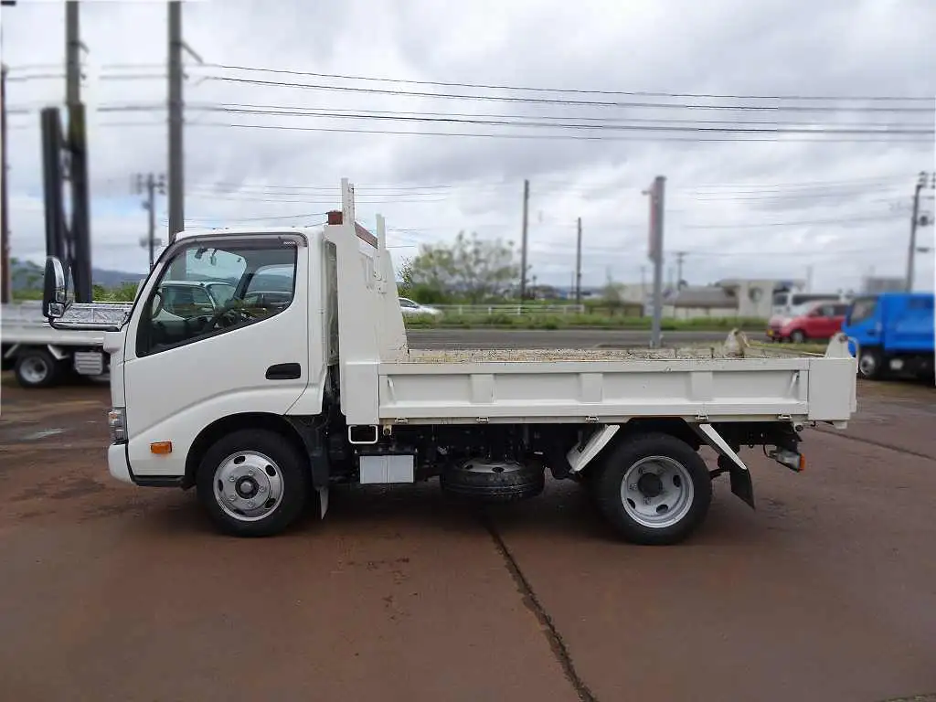 トヨタ ダイナ 小型 ダンプ 強化 2RG-XZU600Dの中古トラック画像3