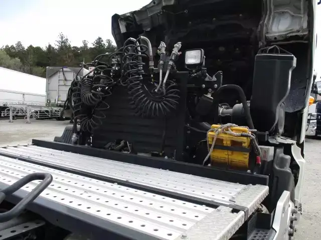 日野 プロフィア 大型 トラクター ハイルーフ 1デフの中古トラック画像4