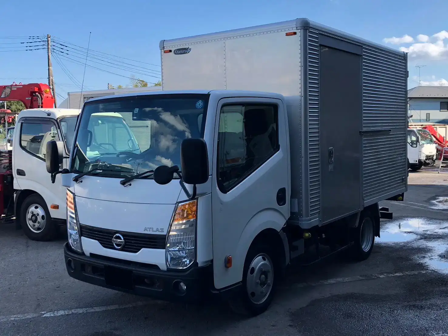 日産 アトラス 小型 アルミバン サイドドア 3枚観音の中古トラック画像1