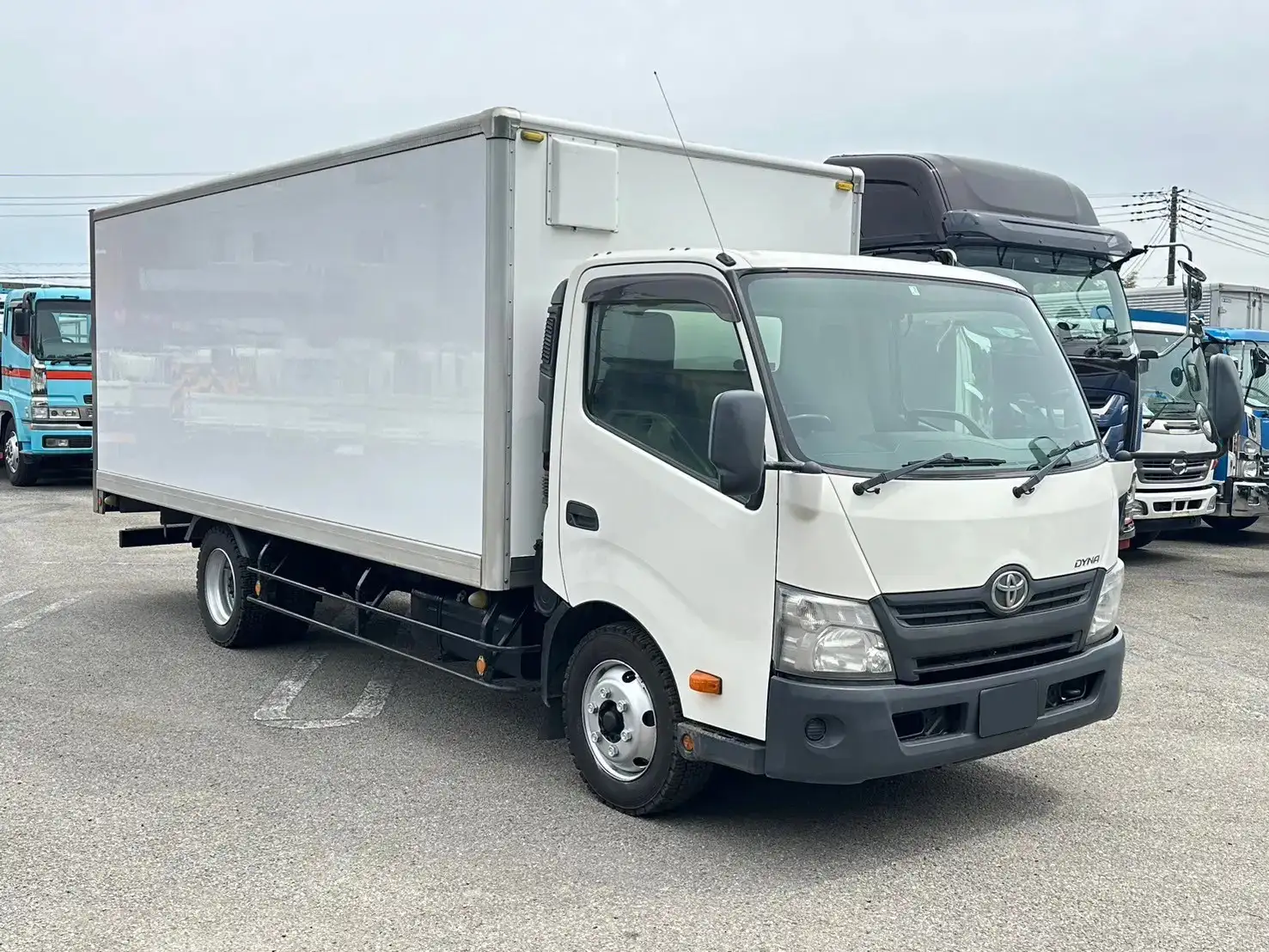 トヨタ ダイナ 小型 特殊車両 TKG-XZU720 H26の中古トラック画像2