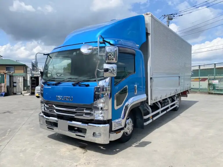 いすゞ フォワード 中型/増トン ウイング ベッド TKG-FRR90S2の中古トラック画像1