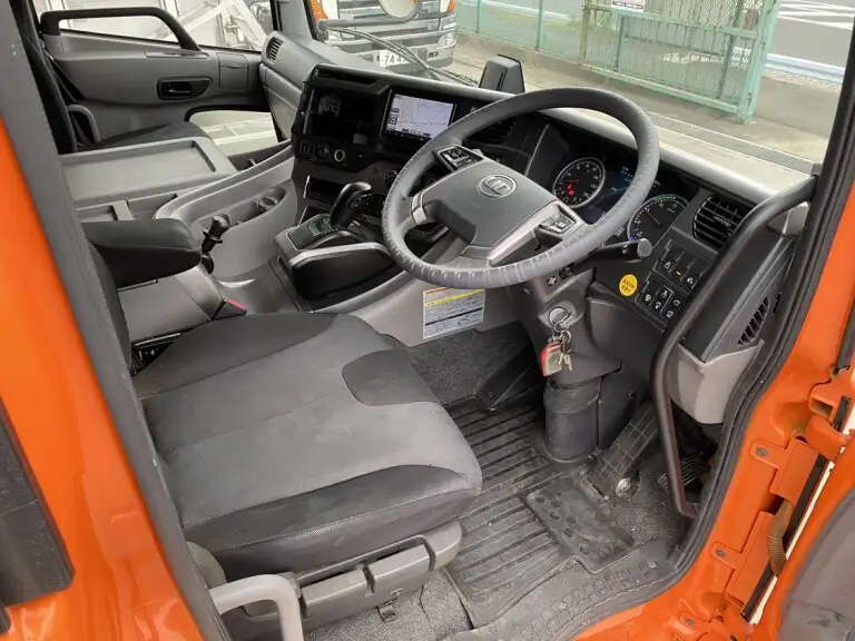 日産UD クオン 大型 平ボディ アルミブロック エアサスの中古トラック画像10