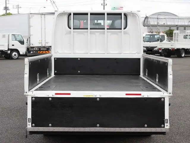 三菱 キャンター 小型 平ボディ Wキャブ TPG-FBA00の中古トラック画像7