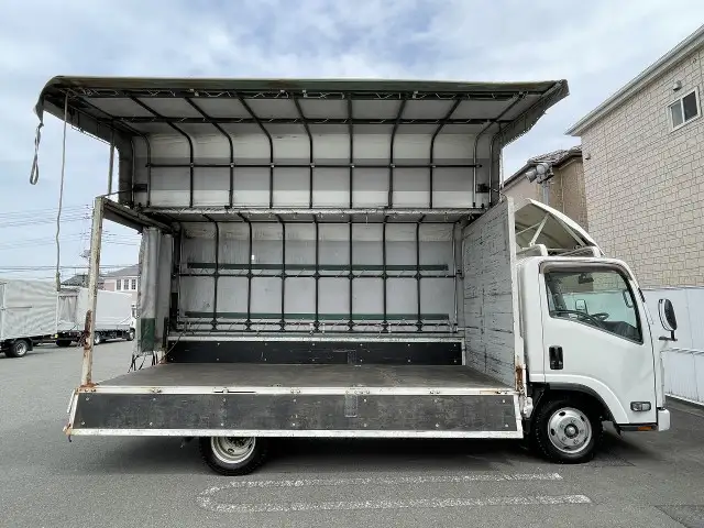 いすゞ エルフ 小型 ウイング 幌ウイング TPG-NLR85ARの中古トラック画像2