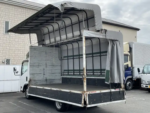 いすゞ エルフ 小型 ウイング 幌ウイング TPG-NLR85ARの中古トラック画像4