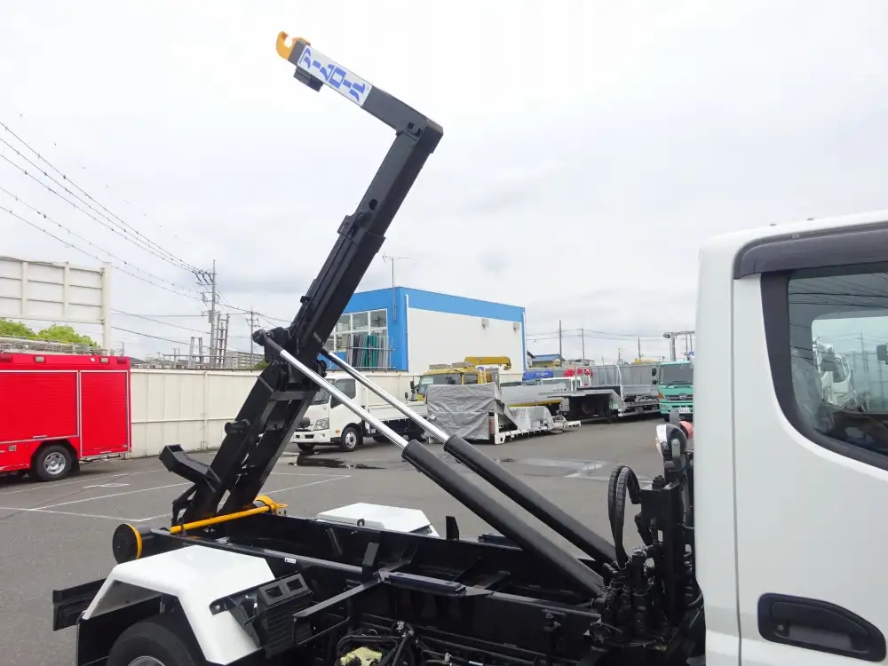 三菱 キャンター 小型 アームロール ツインホイスト 2RG-FBAV0の中古トラック画像4