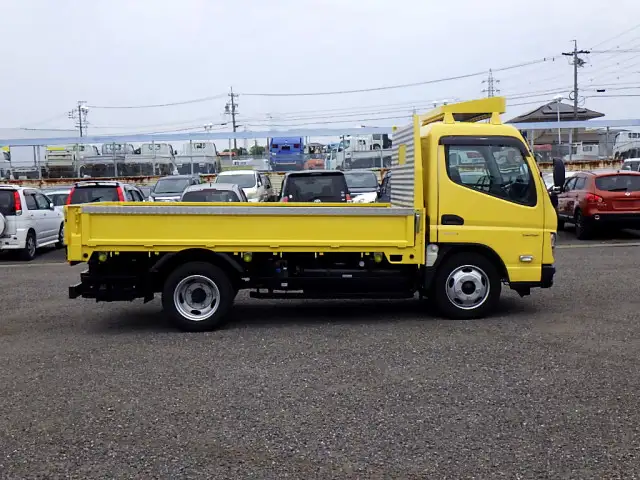 三菱 キャンター 小型 平ボディ 床鉄板 2RG-FEAV0の中古トラック画像2