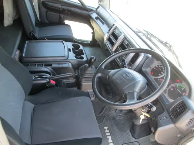 日野 レンジャー 中型/増トン ウイング ベッド TKG-FD7JLAAの中古トラック画像9