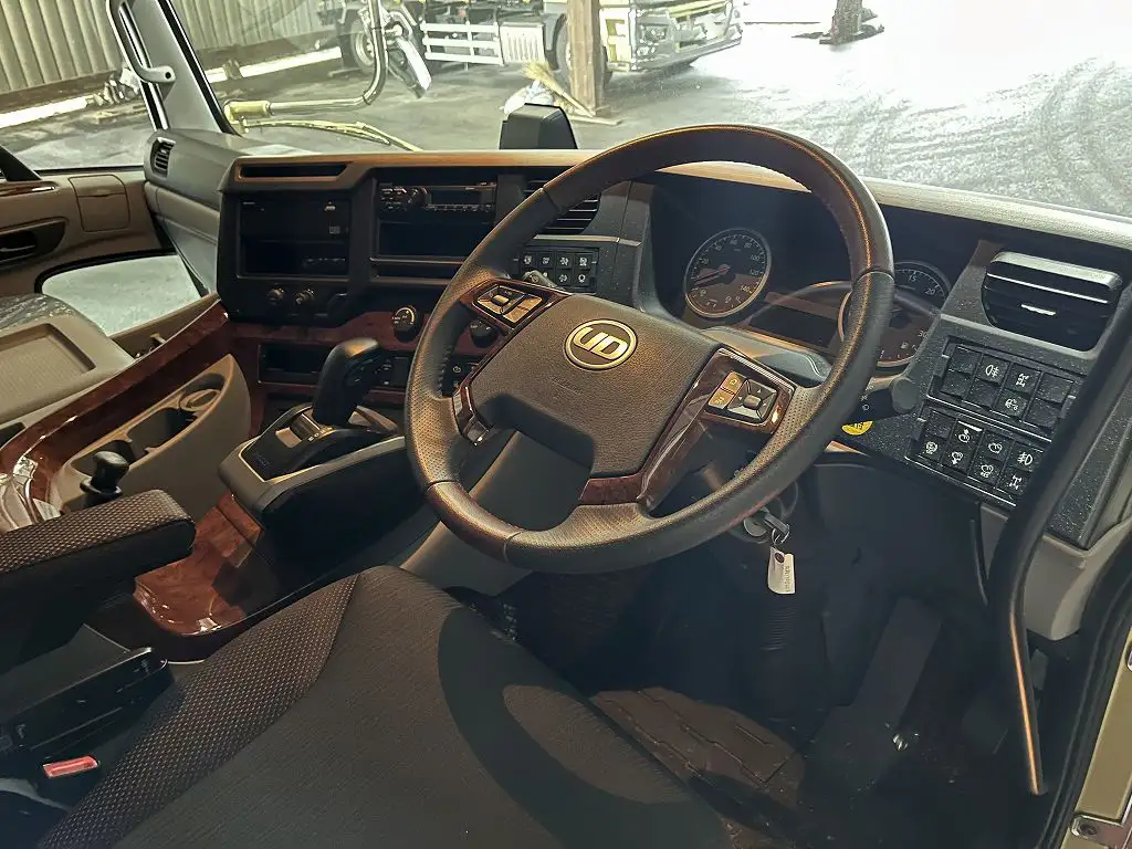 日産UD クオン 大型 トラクター 1デフ ベッドの中古トラック画像13