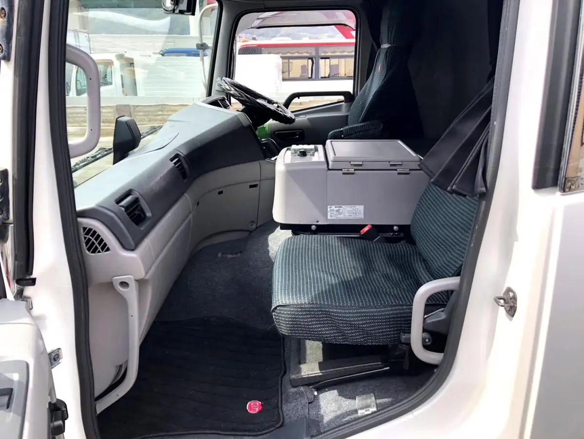 日産UD クオン 大型 トラクター ハイルーフ 1デフの中古トラック画像11