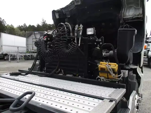 日野 プロフィア 大型 トラクター ハイルーフ 1デフの中古トラック画像4