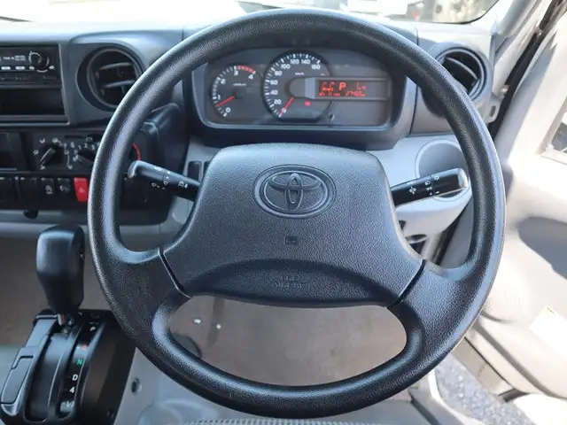 トヨタ トヨエース 小型 平ボディ TKG-XZC655 H27の中古トラック画像13