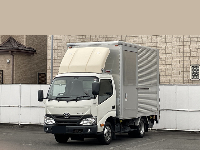 トヨタ ダイナ 小型 アルミバン 10尺 TPG-XZC605