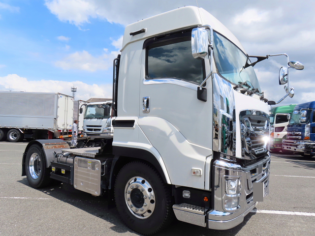 いすゞ ギガ 大型 トラクター ハイルーフ 1デフの中古トラック画像2