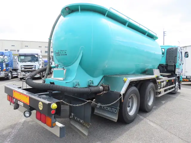 いすゞ ギガ 大型 タンク車 バルク PDG-CYM77Q8の中古トラック画像3