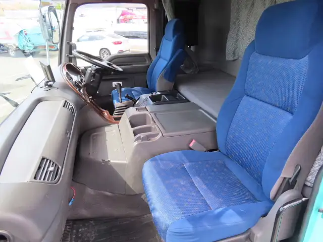 いすゞ ギガ 大型 タンク車 バルク PDG-CYM77Q8の中古トラック画像12