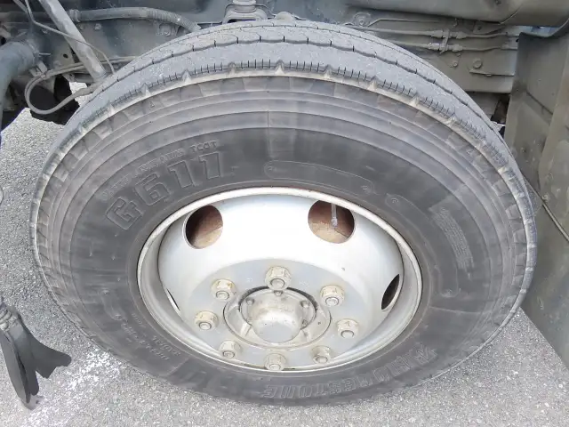 いすゞ ギガ 大型 タンク車 バルク PDG-CYM77Q8の中古トラック画像20