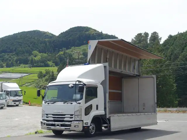 いすゞ フォワード 中型/増トン ウイング ベッド TKG-FRR90S2の中古トラック画像1