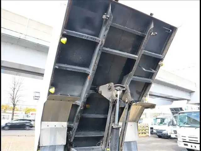 日産UD コンドル 中型/増トン ダンプ 土砂禁 ステンレス張りの中古トラック画像12