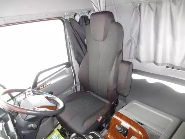 日産UD クオン 大型 トラクター ハイルーフ 1デフの中古トラック画像7
