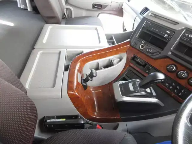 日産UD クオン 大型 トラクター ハイルーフ 1デフの中古トラック画像11