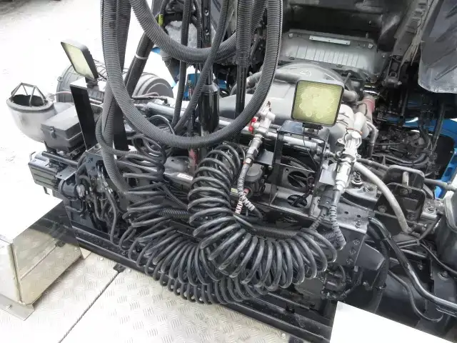 日産UD クオン 大型 トラクター ハイルーフ 1デフの中古トラック画像4