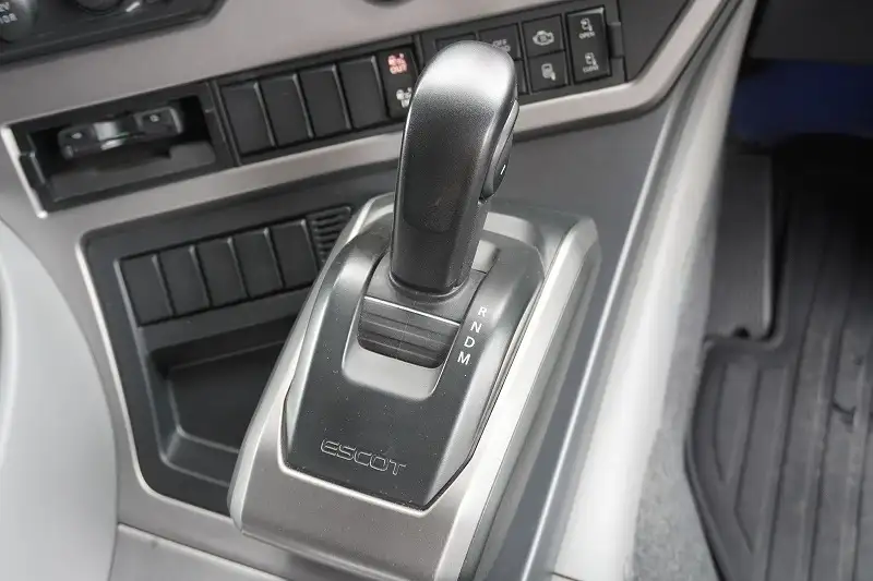 日産UD クオン 大型 平ボディ ハイルーフ 床鉄板の中古トラック画像11