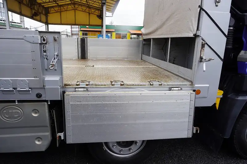 日産UD クオン 大型 平ボディ ハイルーフ 床鉄板の中古トラック画像5