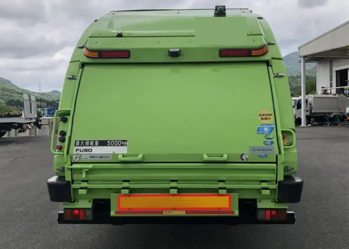 三菱 ファイター 中型/増トン パッカー車 プレス式 ベッドの中古トラック画像3