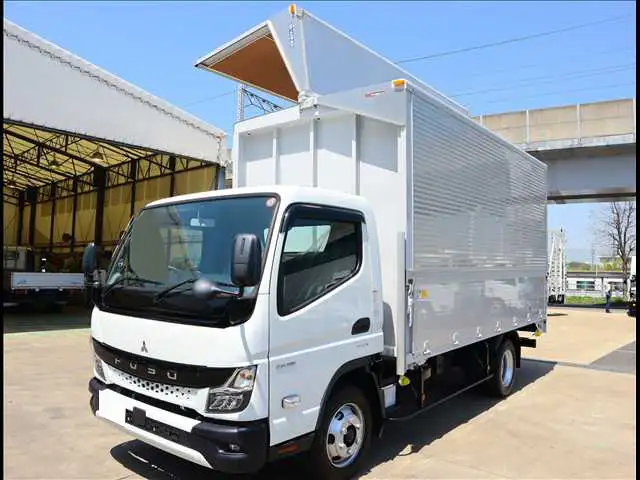 三菱 キャンター 小型 ウイング 2RG-FEB80 R5の中古トラック画像1