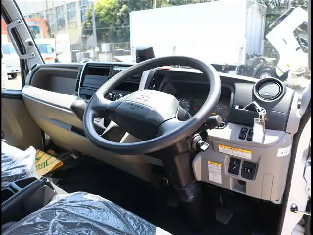 三菱 キャンター 小型 ウイング 2RG-FEB80 R5の中古トラック画像11