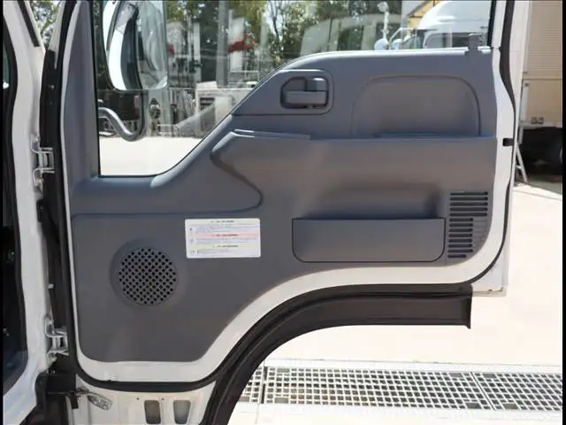 いすゞ エルフ 小型 平ボディ 2RG-NJR88A R2の中古トラック画像9