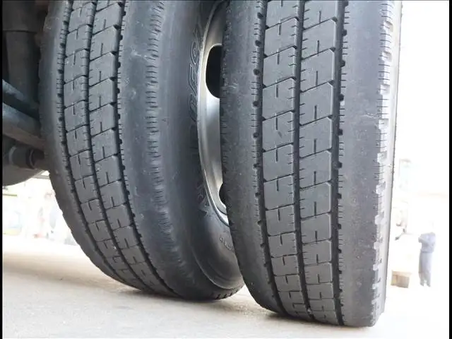 いすゞ エルフ 小型 平ボディ 2RG-NJR88A R2の中古トラック画像20