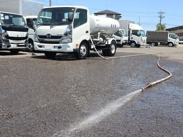 日野 デュトロ 小型 タンク車 散水車 2KG-XZU700Mの中古トラック画像9