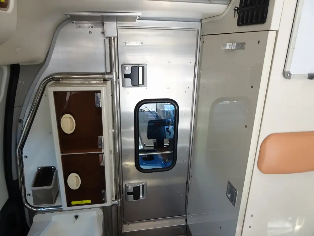 トヨタ ハイエース 小型 特殊車両 CBF-TRH226S H23の中古トラック画像15