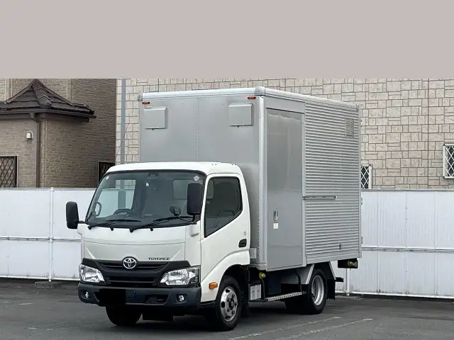トヨタ トヨエース 小型 アルミバン サイドドア TPG-XZC605の中古トラック画像1