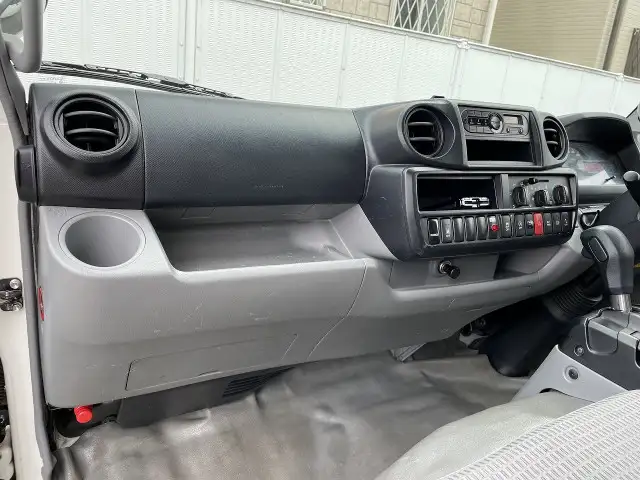 トヨタ トヨエース 小型 アルミバン サイドドア TPG-XZC605の中古トラック画像14